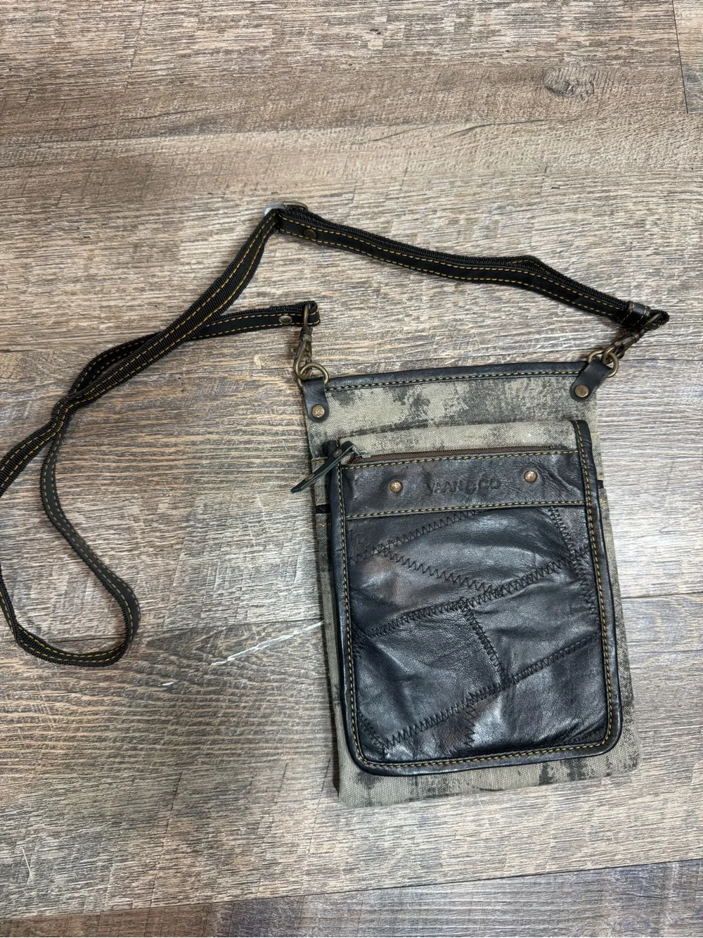 Men's Leather Patchwork Crossbody Pouch - Black and Gray